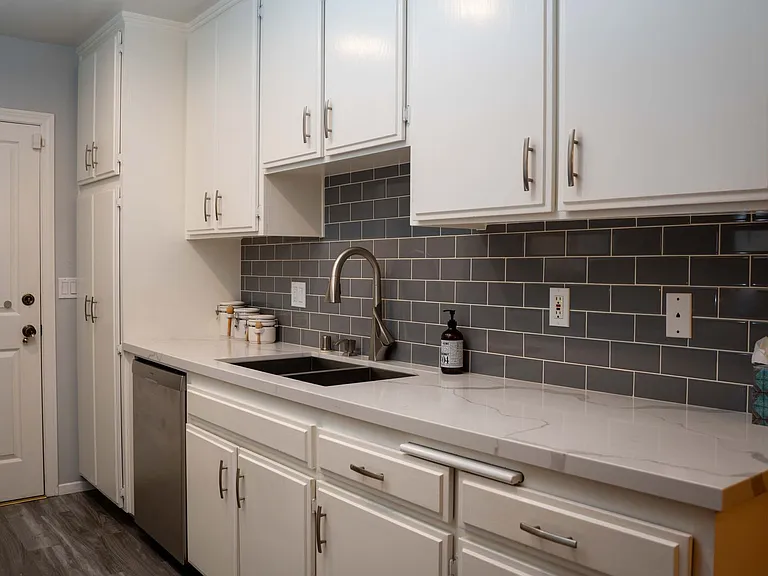 4521 Colbath Ave #103 — Photo 8