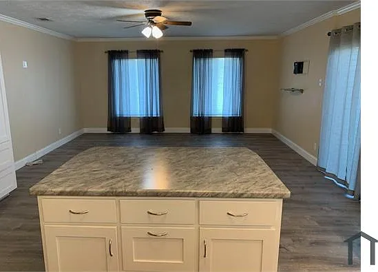 3614 Pinoak Dr — Photo 9