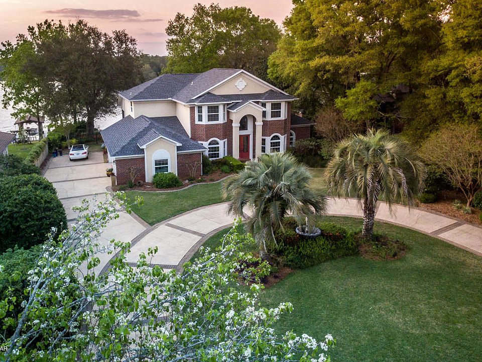 1st image of 1009 Lake Dr