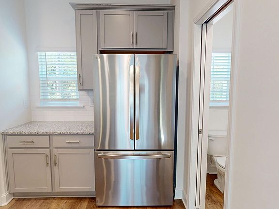 3rd image of 3108 Butler Hill Dr