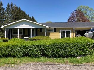 3 Cherokee Ct, Wellsburg, WV 26070