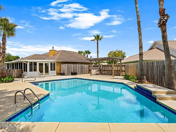 2nd image of 304 Alanna Cir