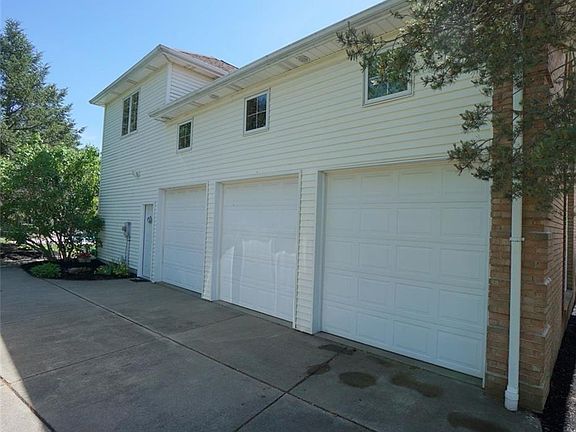 3rd image of 17 Hummingbird Ct