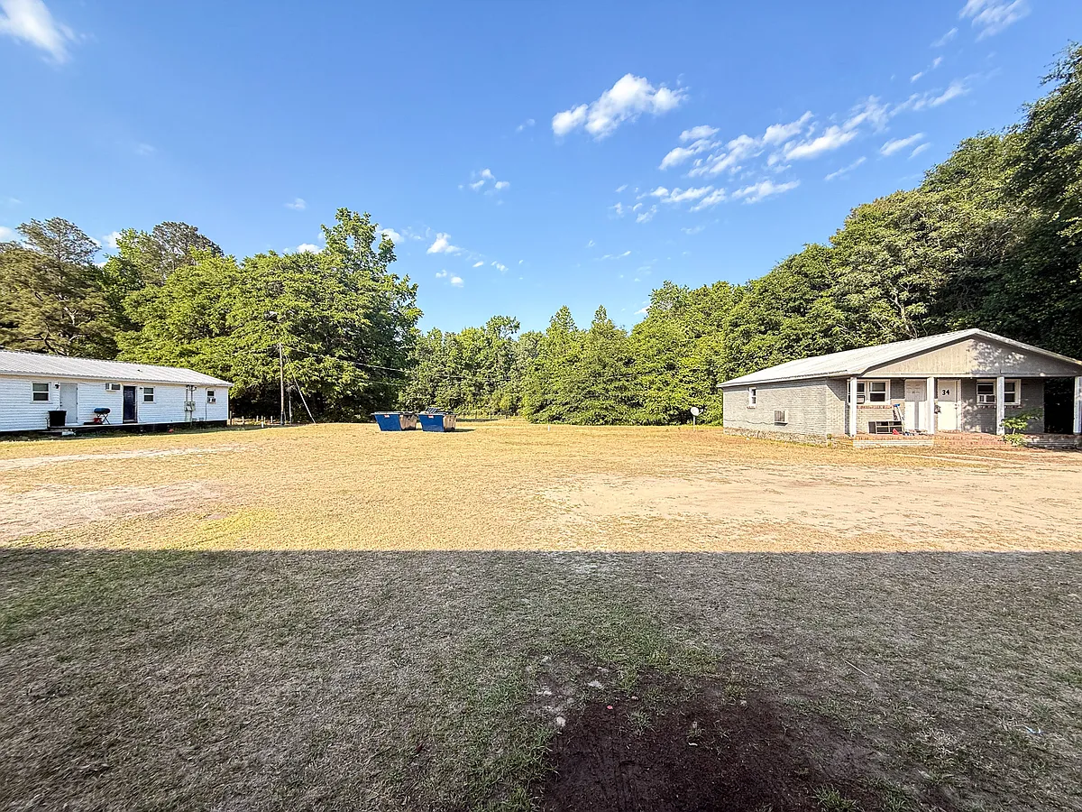 Building Photo - Carolina Meadows