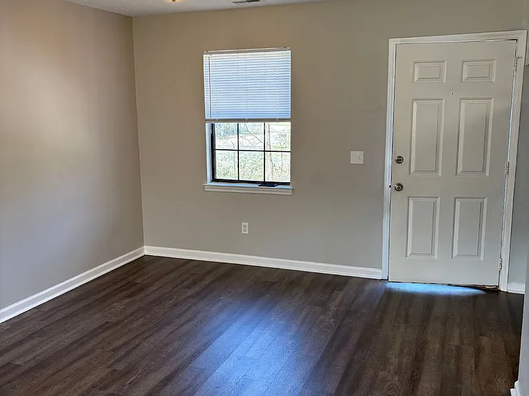 4410 Delashmitt Rd #1 — Photo 8