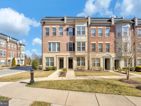 827 Regents Sq #346, Oxon Hill, MD 20745