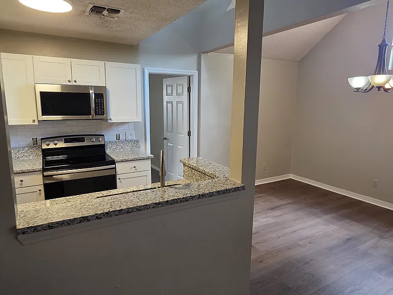 Kitchen and Dinning Area