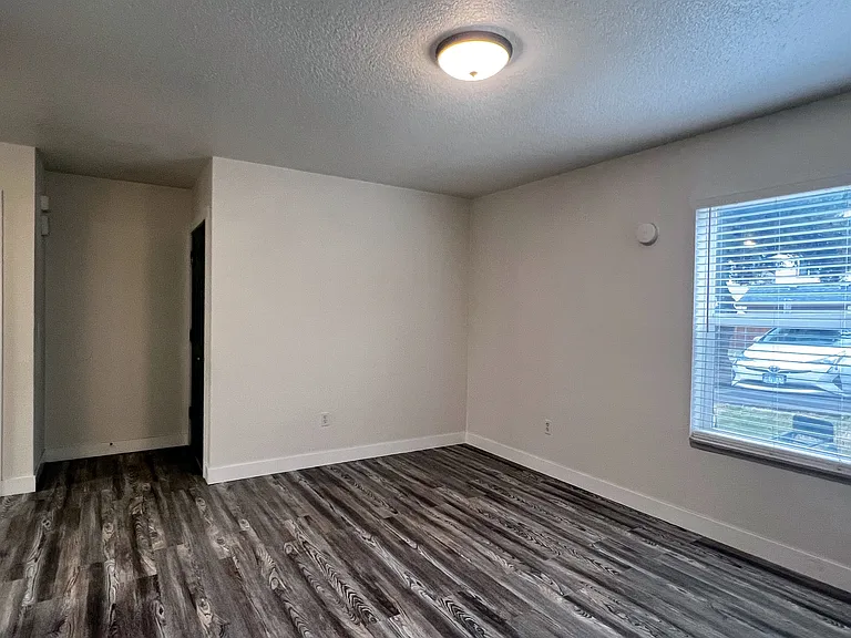 940 NW 7th Ave #10 — Photo 9