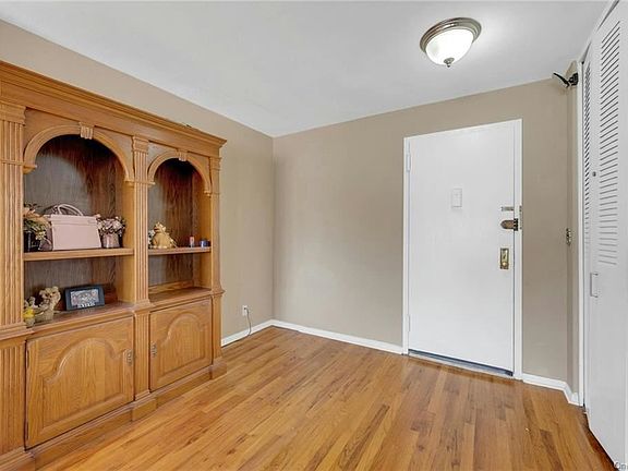 4th image of 415 Gramatan Ave APT 3C