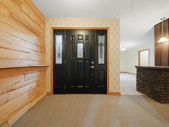 2nd image of 2087 Blackhawk Ln