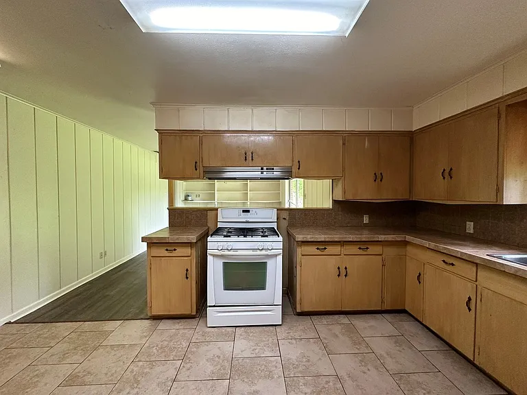 2725 Tanglewood Dr — Photo 7