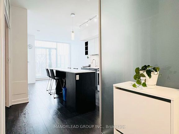 4th image of 31 Tippett Rd #109