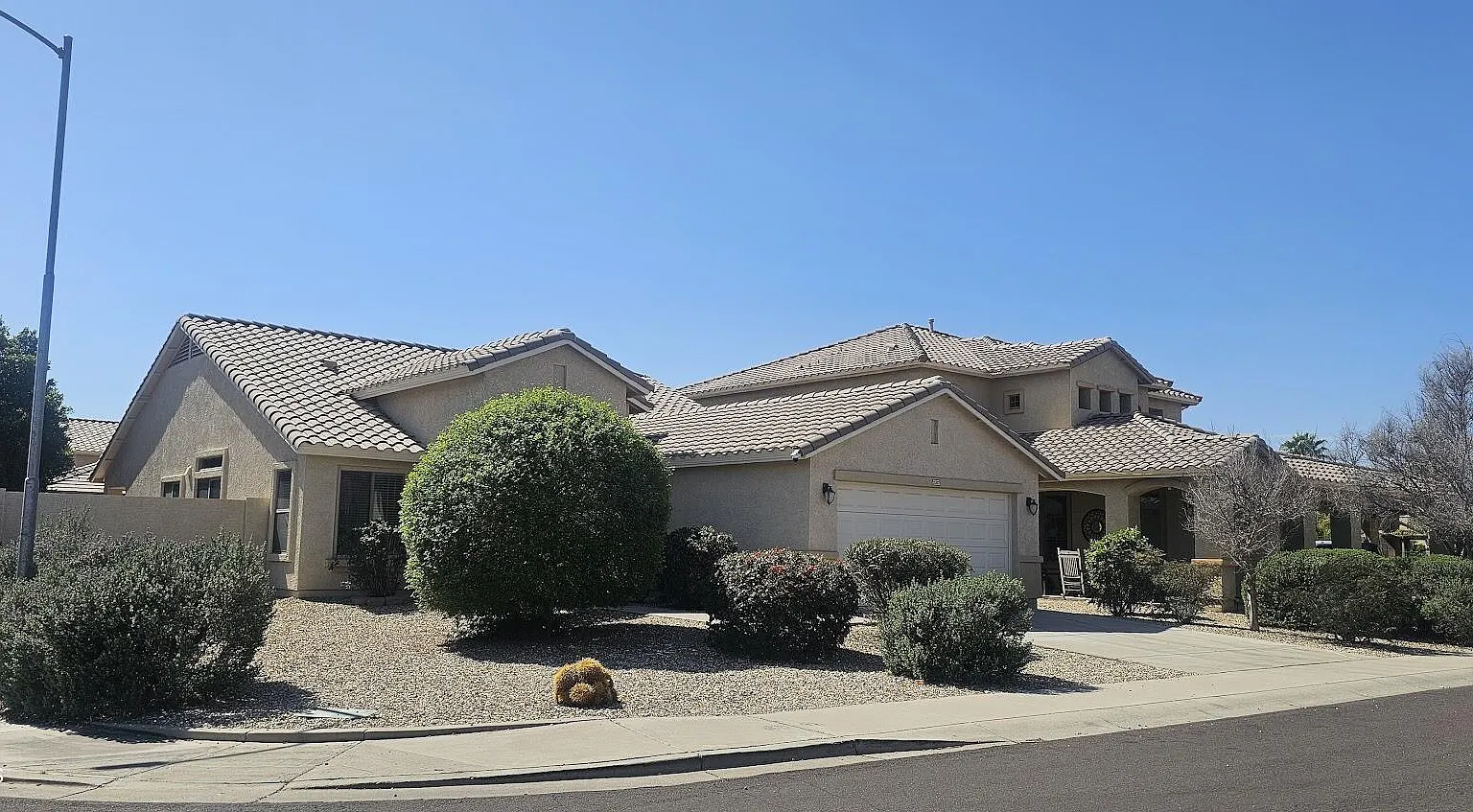 4 bed, 2.0 bath, 1864 sqft, $2,100 — Photo 4