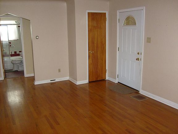 4th image of 3594 Lakewood Dr