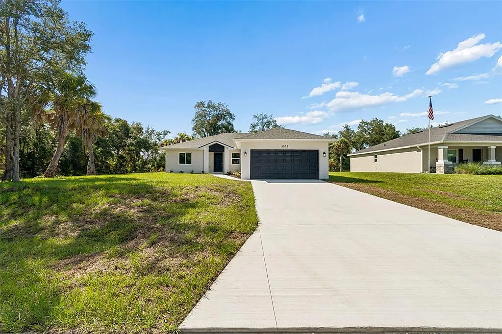 3 bed, 2.0 bath, 1364 sqft, $2,400 — Photo 2