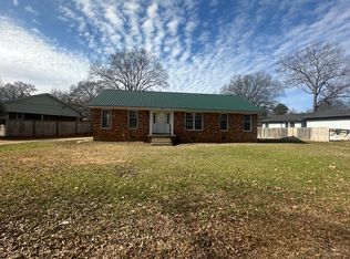141 Edenwood Dr, Jackson, TN 38301