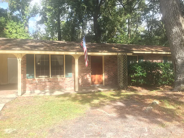 520 Mimosa Pl — Photo 3