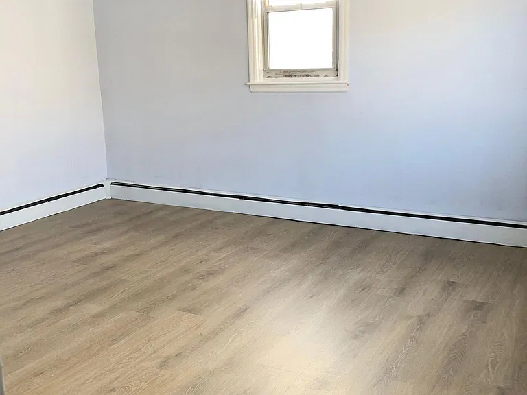 1200 Greeby St #1 — Photo 5