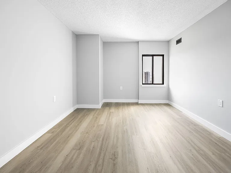 Atlantic Apartments — Photo 42