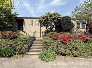 2709 SE Washington St, Portland, OR 97214