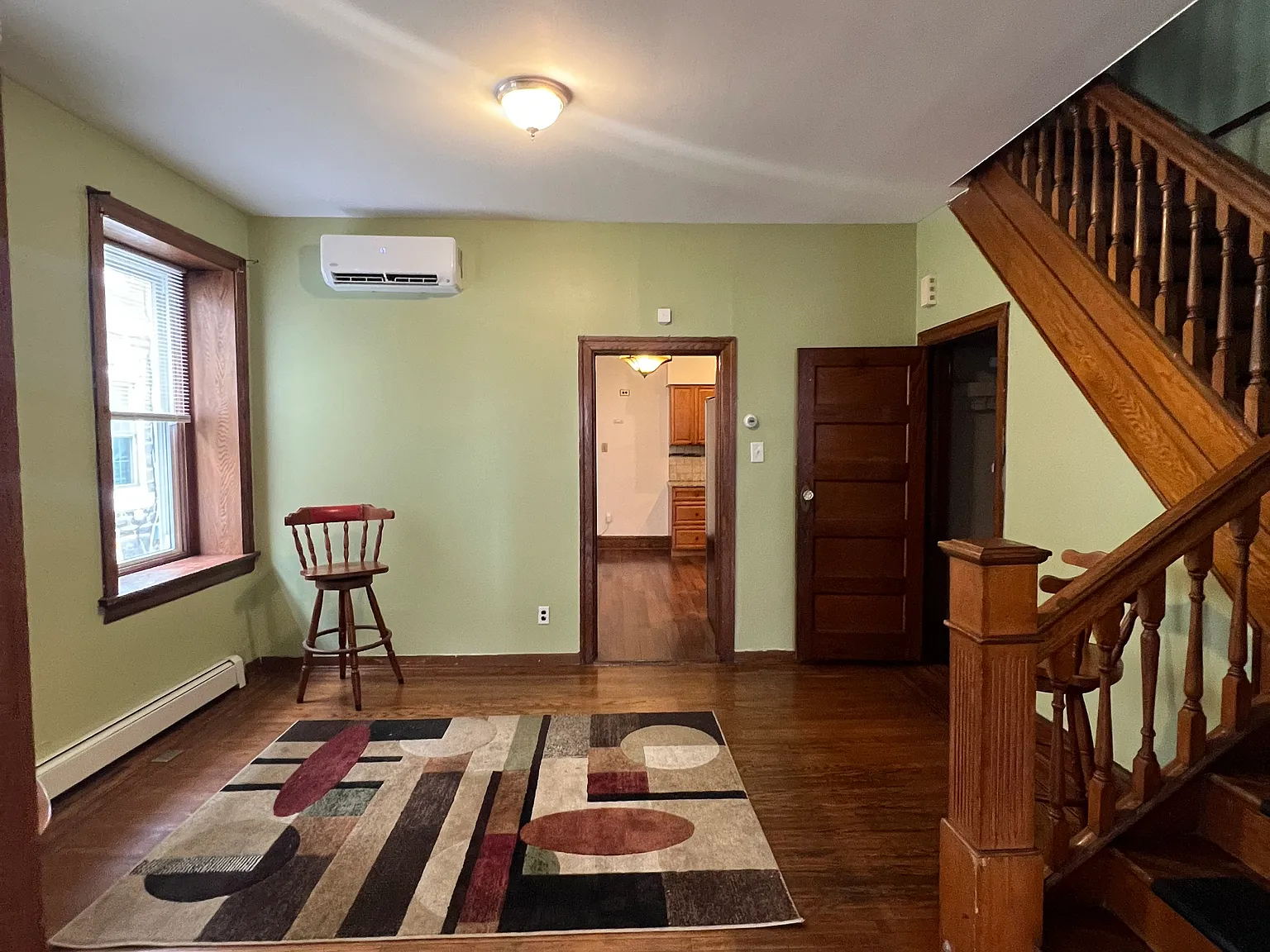 3 bed, 1.5 bath, 1800 sqft, $1,320 — Photo 4