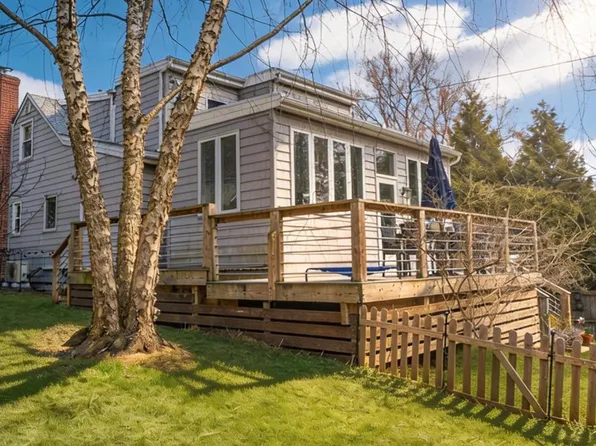 935 Litchfield Rd, Baltimore, MD 21239