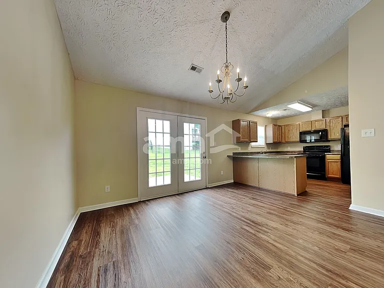1117 Long Meadow Dr — Photo 6