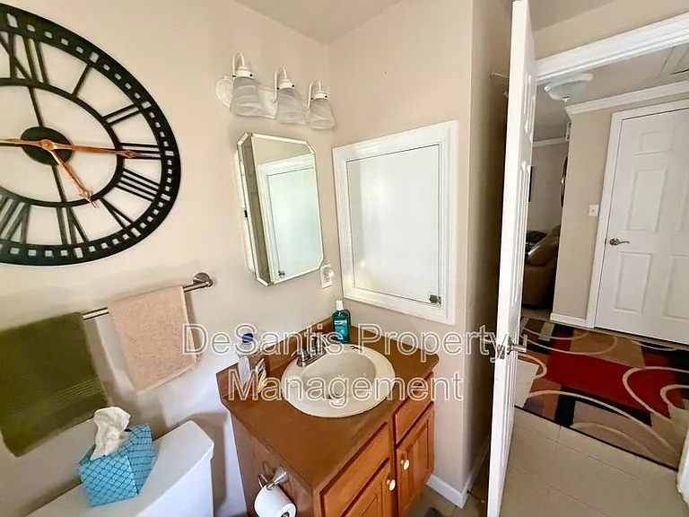 7408 Yale Ave #B — Photo 12