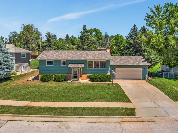 2928 Country Club Dr, Rapid City, SD 57702