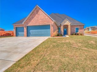 2441 Santa Monica St, Edmond, OK 73034