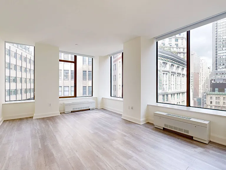 10 Hanover Square — Photo 172