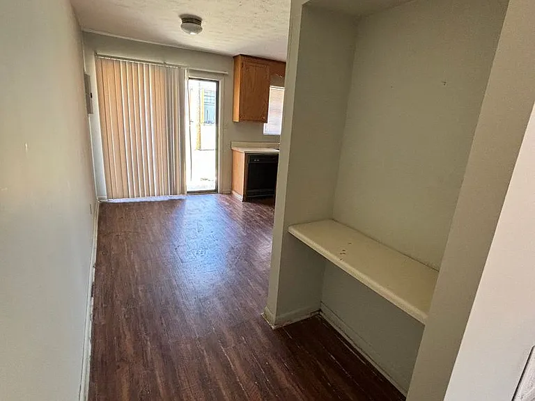 Feemster Lake Apartments — Photo 23