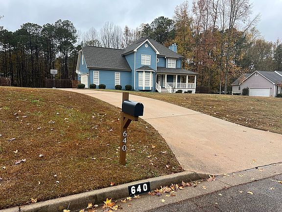 3rd image of 640 N Oakland Cir
