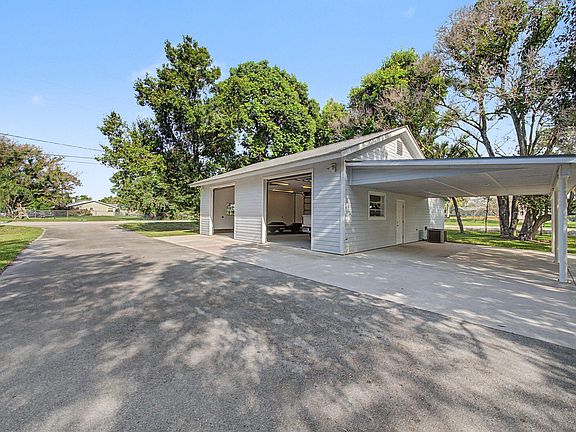 5th image of 5625 SE Ault Avenue