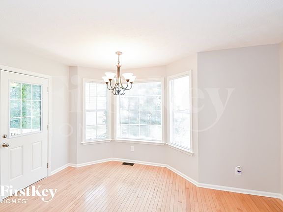 5th image of 414 Princeton Dr