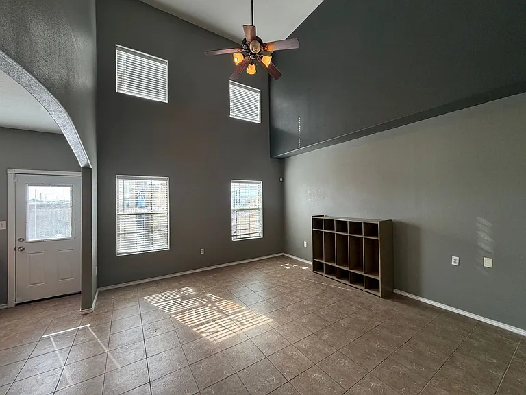 5509 Candace St — Photo 13