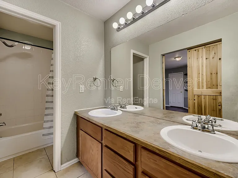 4870 Beach Ct — Photo 13