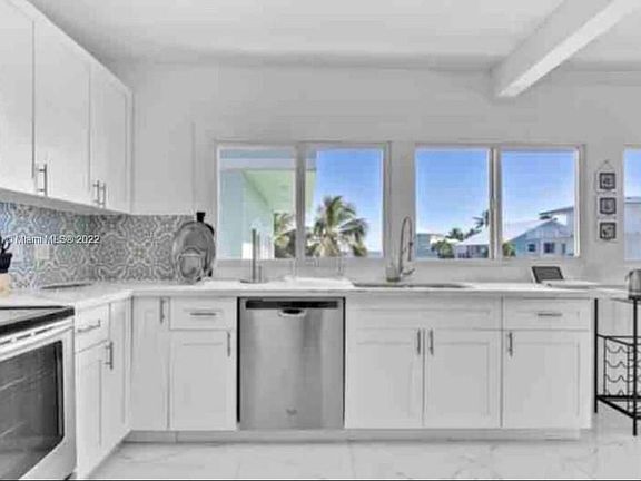 5th image of 75 Coral Dr