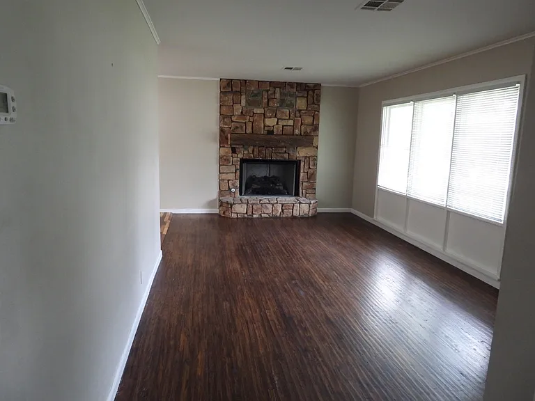 4056 E 25th Pl — Photo 8