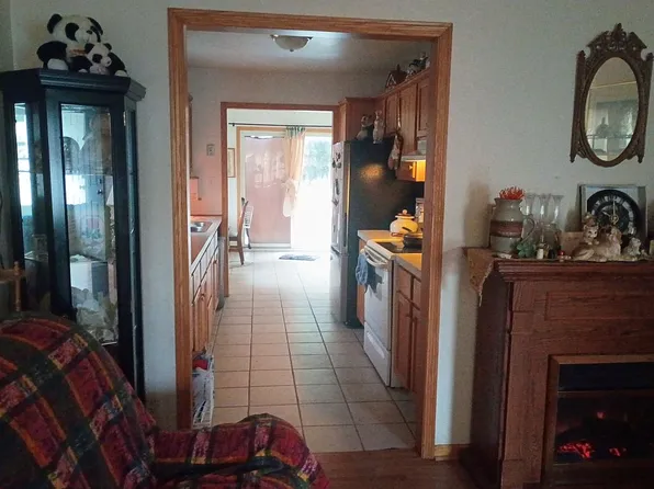143 3rd St, Underwood, IA 51576