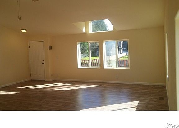 5th image of 2150 E Timberlake West Dr