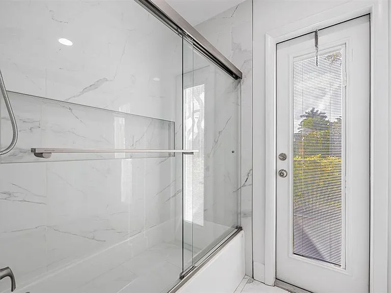 Summertrace Cir — Photo 15