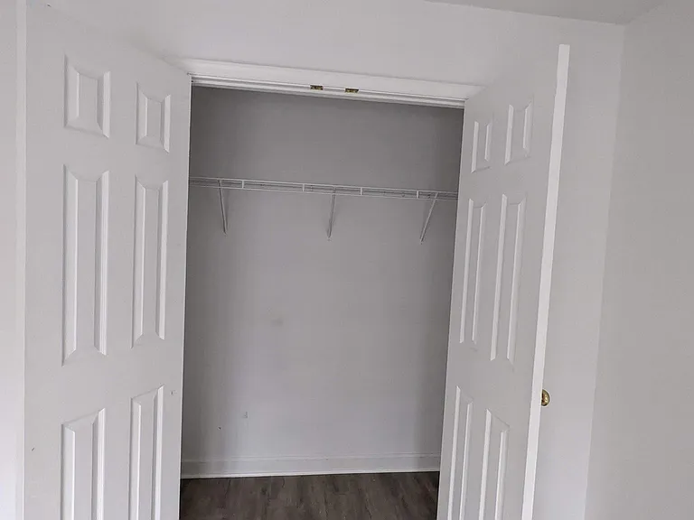 829 Gallows Ct — Photo 16