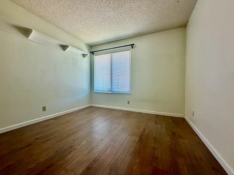 821 Saint Lucia Ct — Photo 11
