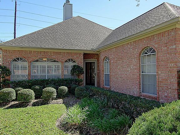 2nd image of 1723 Emerald Green Dr