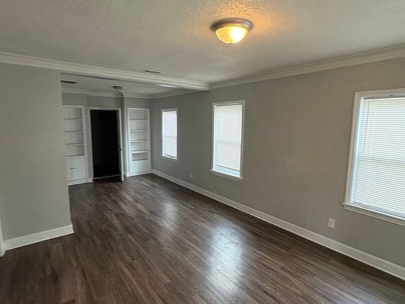 4th image of 993 Gordon St