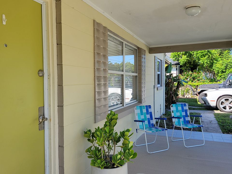 1st image of 2070 E Kaley Ave