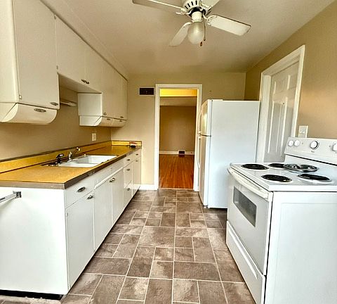 2nd image of 875 Andover Rd APT 2
