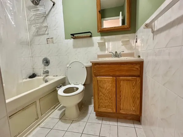 88-18 251st St Floor 1, Bellerose, NY 11426