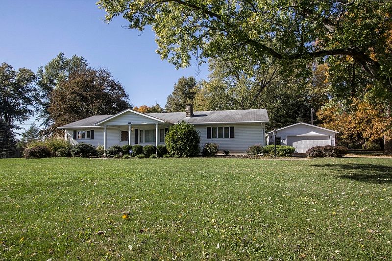1st image of 2496 Gast Dr